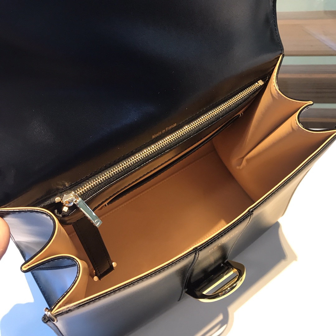 델보 브리앙 박스백 미듐